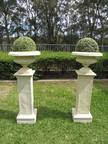 TOPIARY ROMAN PEDESTALS