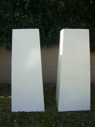 WHITE PEDESTALS