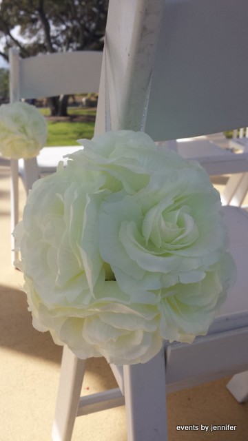 WHITE ROSE BALLS AISLE DECOR 